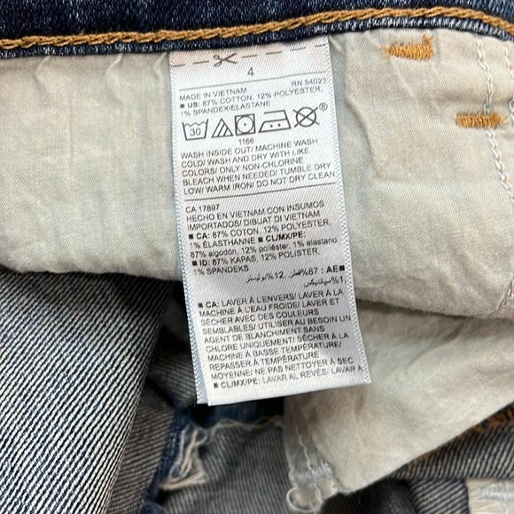 Denim Medium Wash Shorts Bundle w/ Raw Hems - Size 4 - Picture 5 of 9